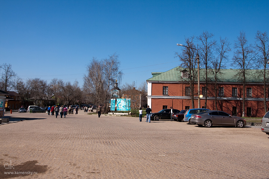 Площадь у уточьей башни, Сергиев Посад