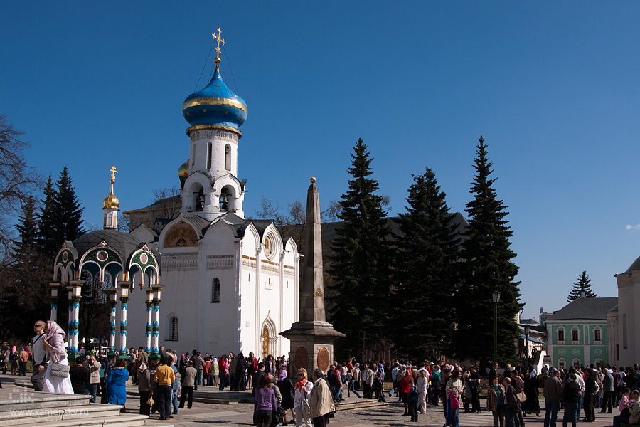 Источник и Духовская церковь, Лавра, Сергиев Посад