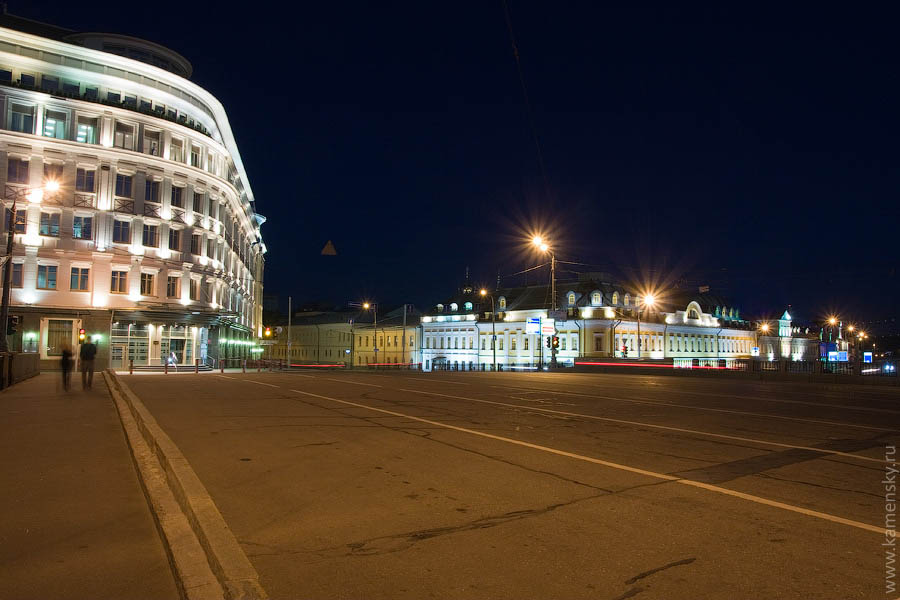 Вечерние фотографии Москвы. Начало Большой Ордынки, Кадашеская набережная