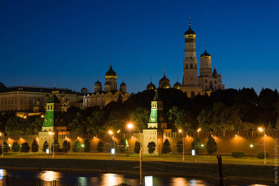 Вечерние фотографии Москвы. Кремлевская набережная