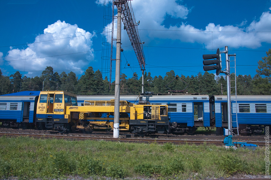 Станция Красноармейск, Путевая машина SP93R-001 и ЭР2-1153