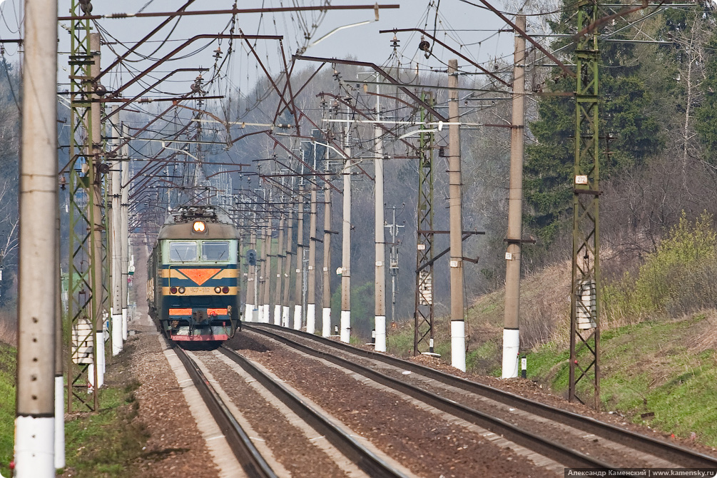 Перегон Софрино - Хотьково, электровоз ЧС7-182