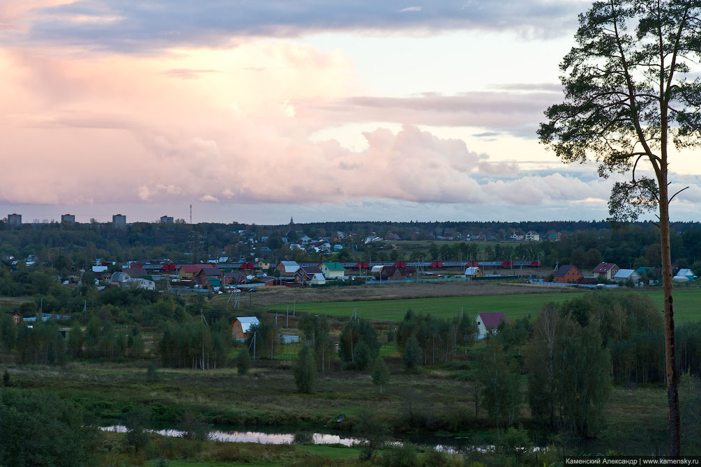 Вечер в Красноармейске, Московская область, станция Красноармейск, осень, вечер, закат, туча